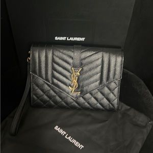 YSL ENVELOPE FLAP POUCH IN MIX MATELASSÉ GRAIN DE POUDRE EMBOSSED LEATHER